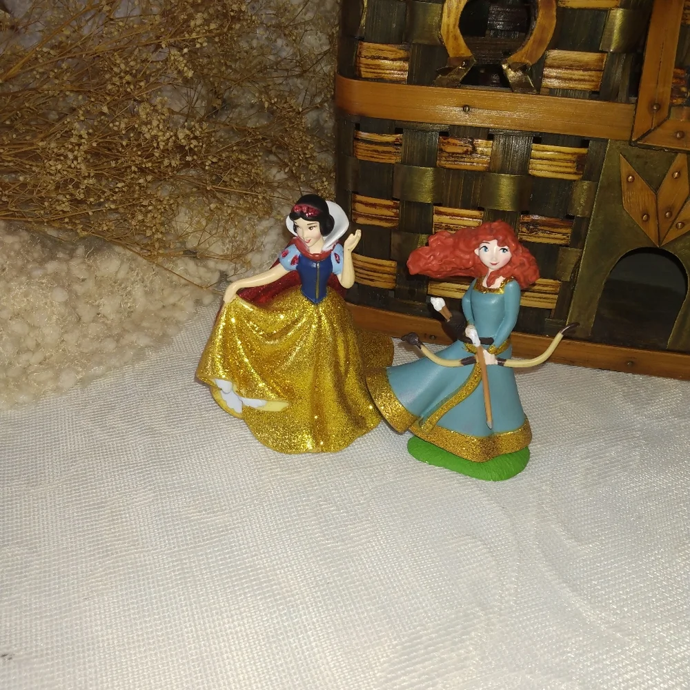 Disney Princess Figurines with Castle